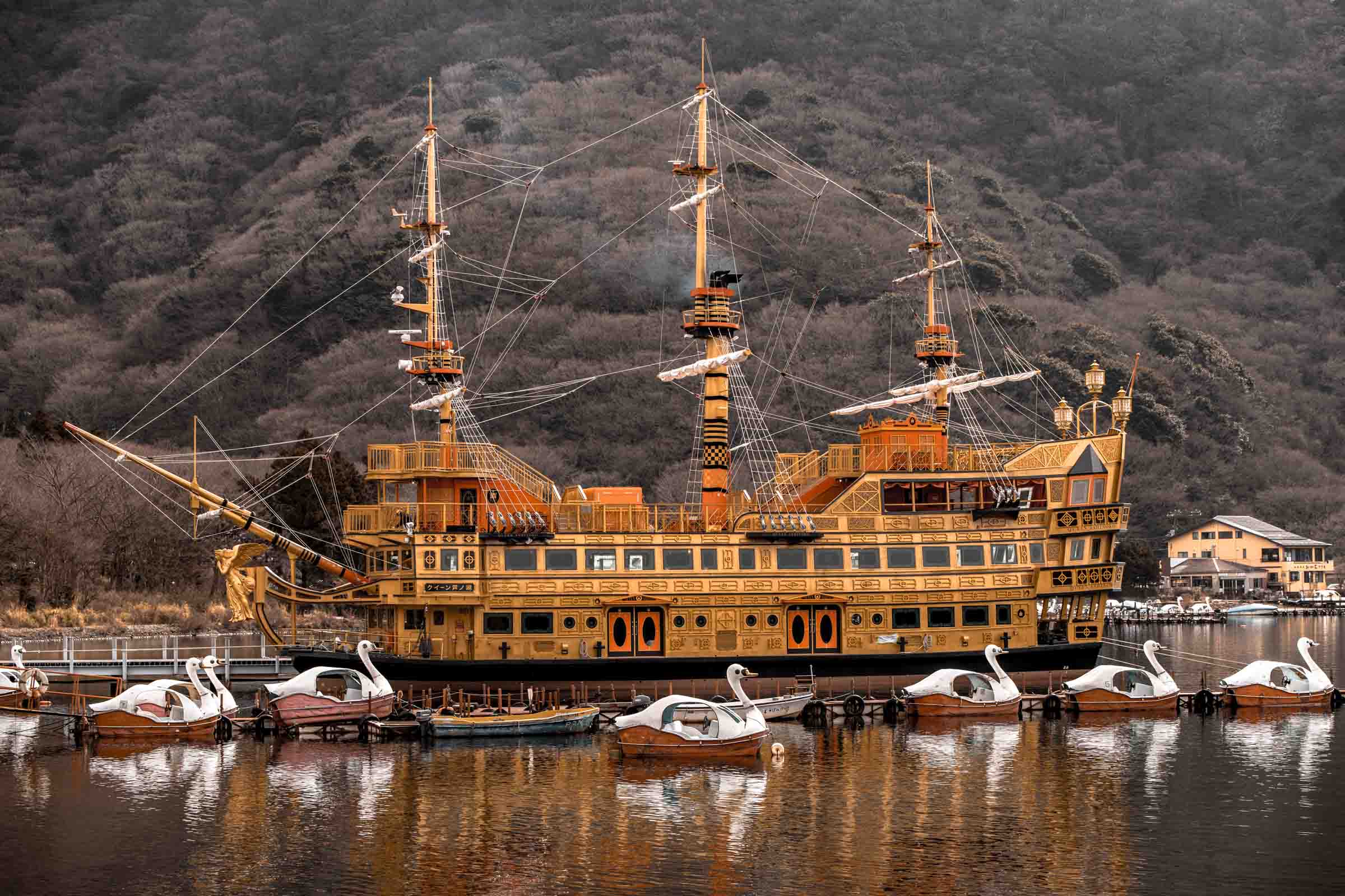 lake Ashi cruise, hakone, japan