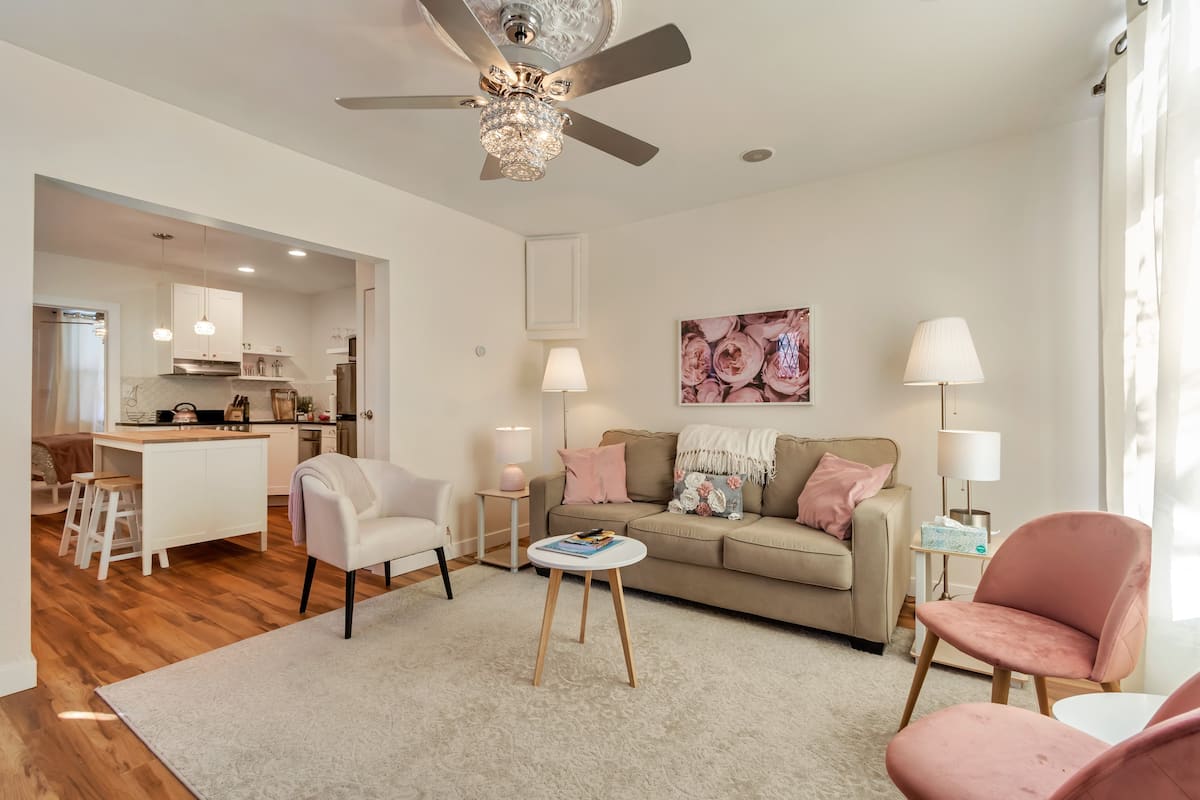 Exclusive Hot Tub use near Trax Line downtown