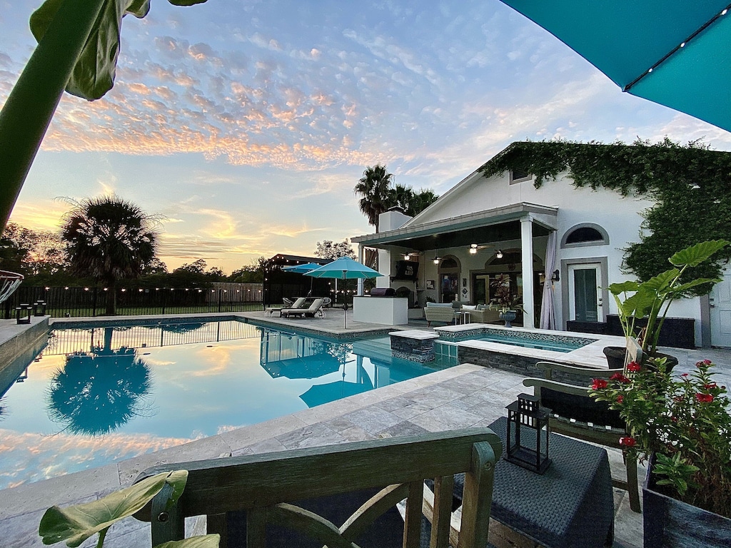 Houston Vacation Rental With Pool and hot Tub