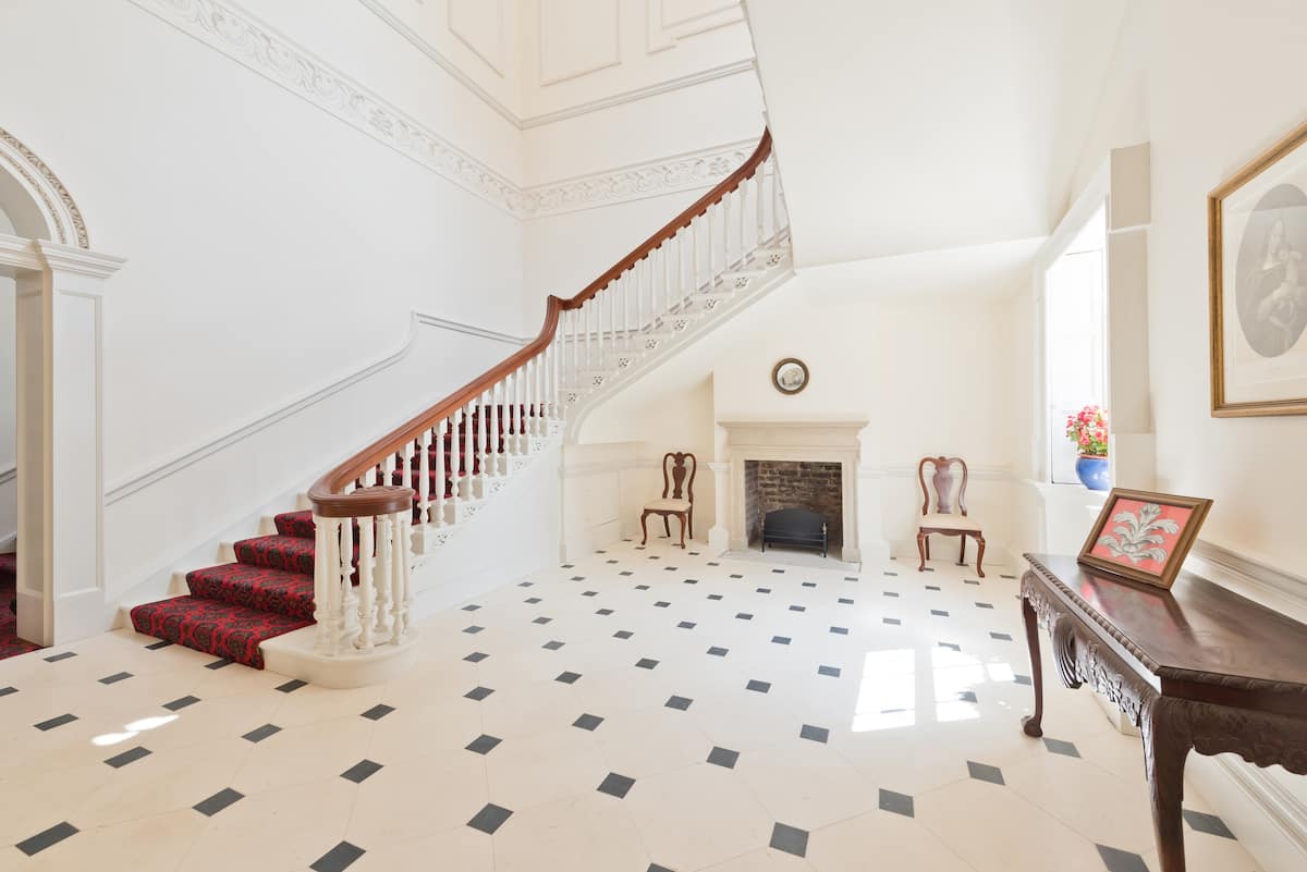 The Earl room - Historic City Center Studio Apt