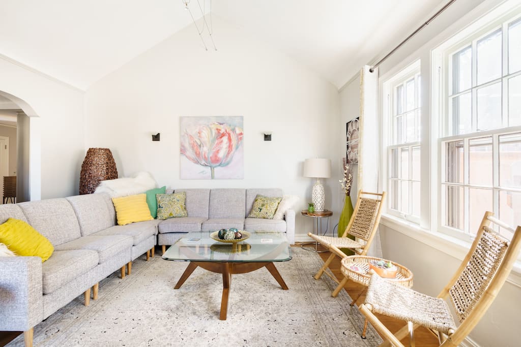 Airbnb OKC - Elegant Brick Home in Shepherd Historic District