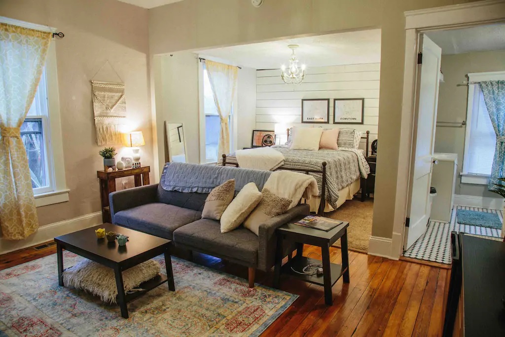 Unique Knoxville Airbnb