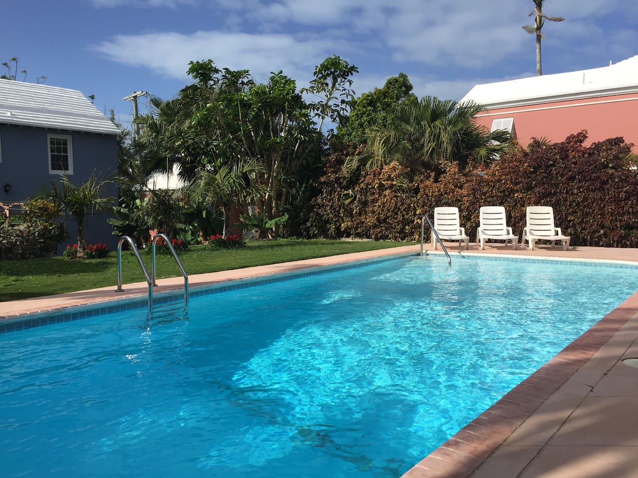 Airbnb Bermuda with Pool