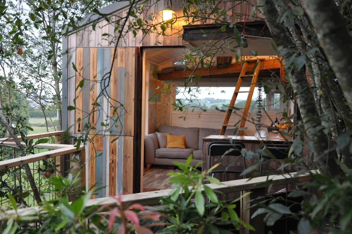 The Hideout Treehouse Glamping Airbnb