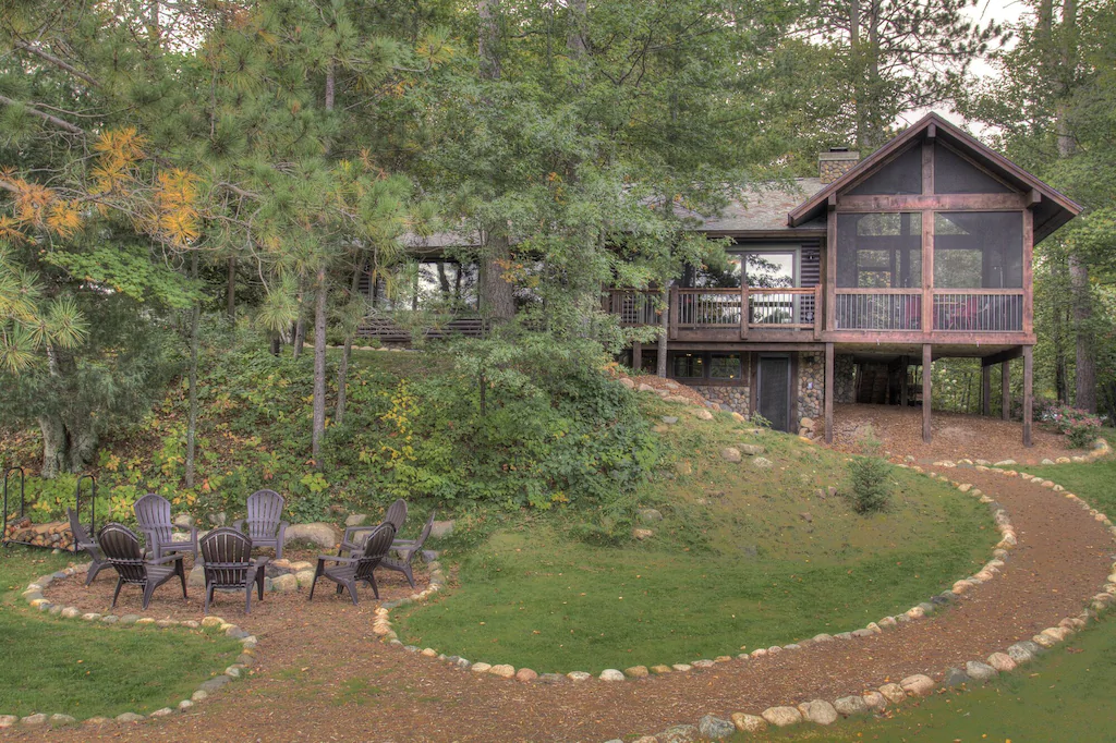 Lazy Pines - Luxury Cabin Rental Minnesota