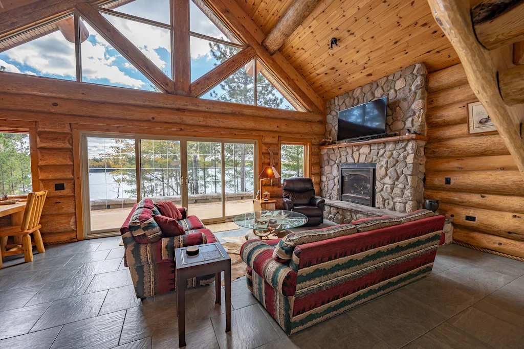 Stunning 4 Season Lake Burntside Log Cabin Minnesota 2