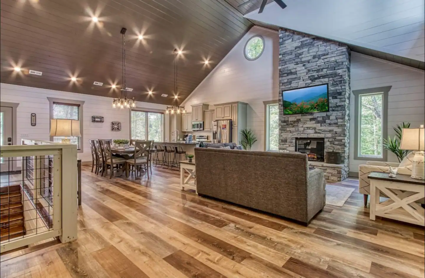 Thunder Mountain Plunge Luxury Cabin