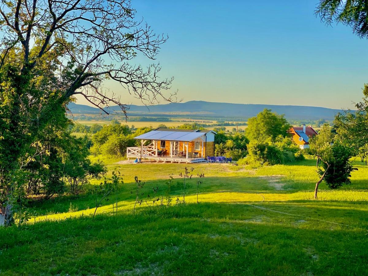 Bohemian Eco lodge át lake Balaton - Glamping Hungary