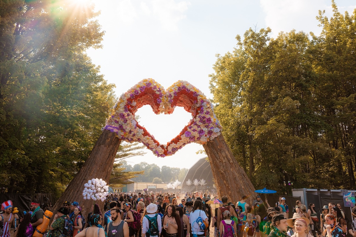 EDM Festival Photography by Roaming Couples